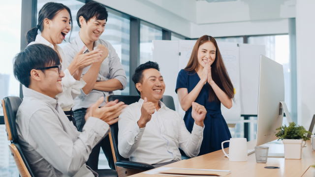 Tải bộ tài liệu miễn phí: Tổng quan, Bảng giá & Case study